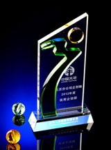 深圳產(chǎn)品攝影公司水晶獎(jiǎng)杯拍攝